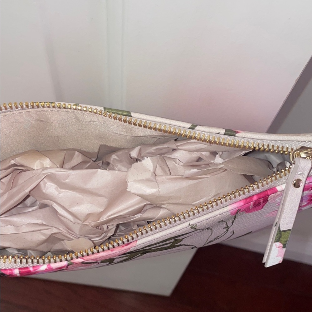 Macy's Pink and Cream Floral Shoulder Bag - Picture 3 of 4